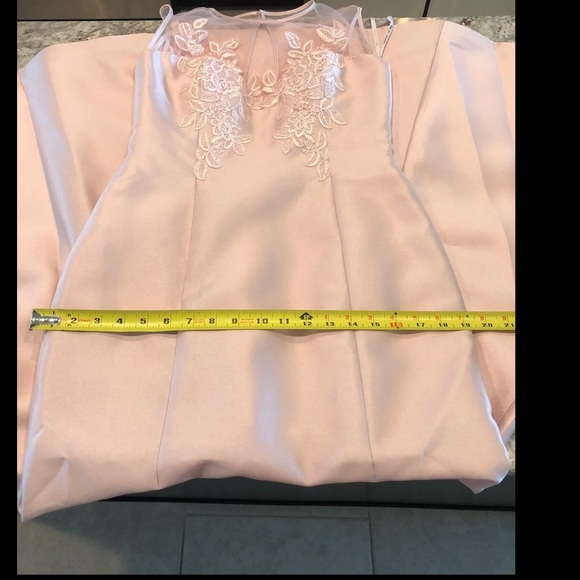 Beautiful Lazaro gown - Picture 6 of 8